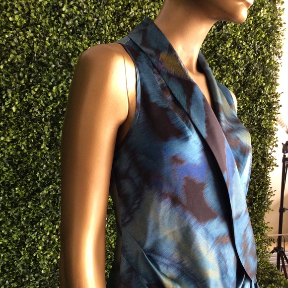 Black Halo Open-Chest Flowered Patterned Dress - Picture 3 of 7